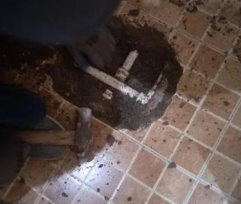 融安卫生间漏水维修公司为您分享下卫生间渗水如何处理及注意事项